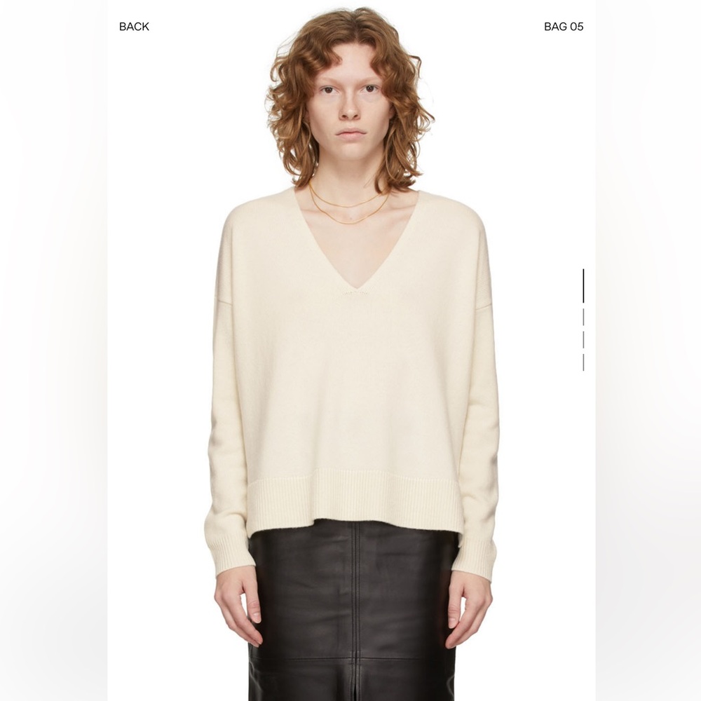 NWT Co. Ivory v neck sweater in size L